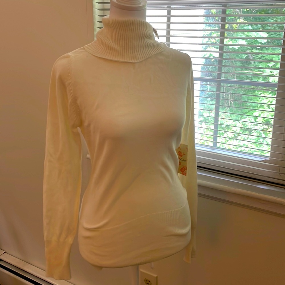 Cream turtleneck, NWT